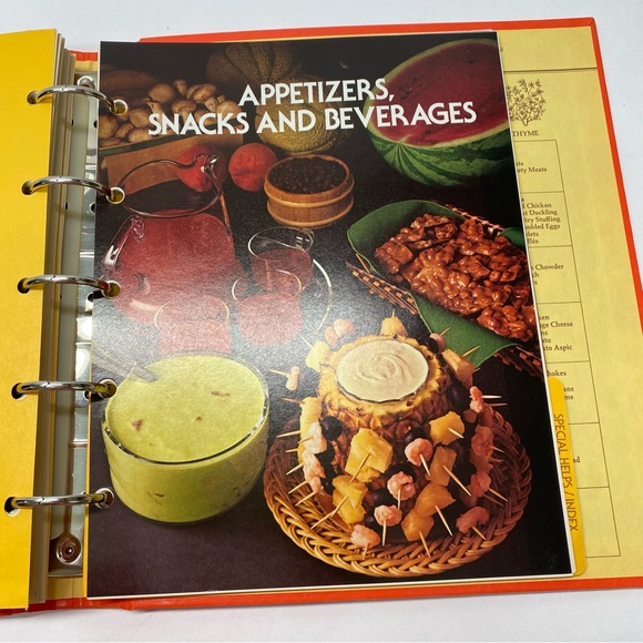 Vintage Betty Crocker's Cookbook Revised Edition 1978 Five Ring Binder Hardcover - Picture 12 of 16